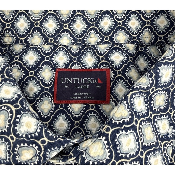 UNTUCKit Larz Short Sleeve Shirt L Navy Blue Medallion Print Casual Cotton - Picture 9 of 12